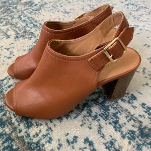 Heeled peep toe sandal